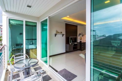 Apartamento The Palms, 100 Meters To Kamala Beach