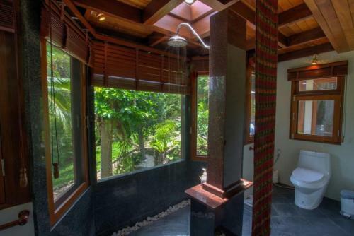 Luxury 5 Bedrooms Villa With Seaview Infinity Pool Overlooking Surin Beach