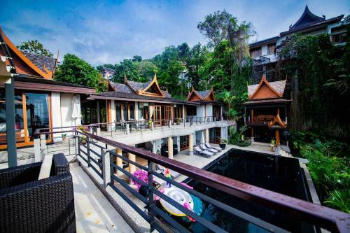Luxury 5 Bedrooms Villa With Seaview Infinity Pool Overlooking Surin Beach