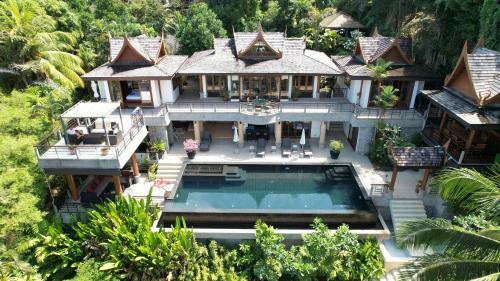 Luxury 5 Bedrooms Villa With Seaview Infinity Pool Overlooking Surin Beach