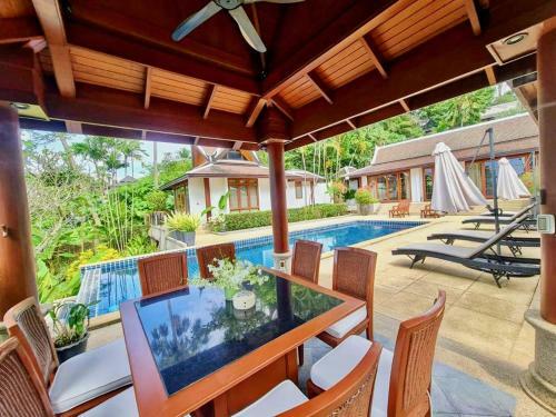 Gorgeous Thai Villa With Pool And Hilltop Seaviews