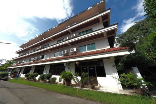 Oyo 468 Dumrong Town Hotel