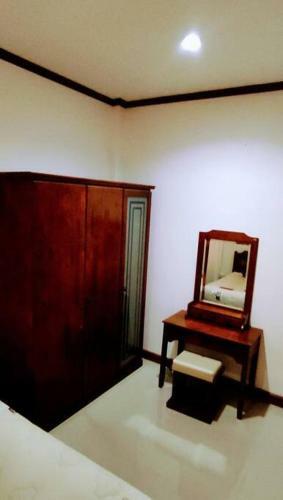 Number Six House For Up To 4 Guests