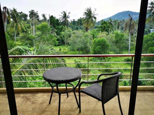 Apartamentos Choeng Mon Garden House 13