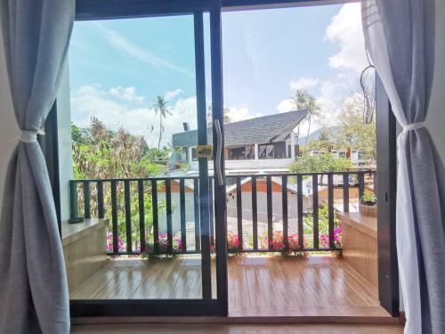Sunrise Beach House: Private House