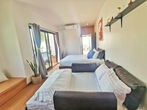 Sunrise Beach House: Private House