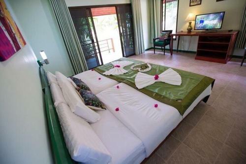 Hotel Cruiser Island Resort