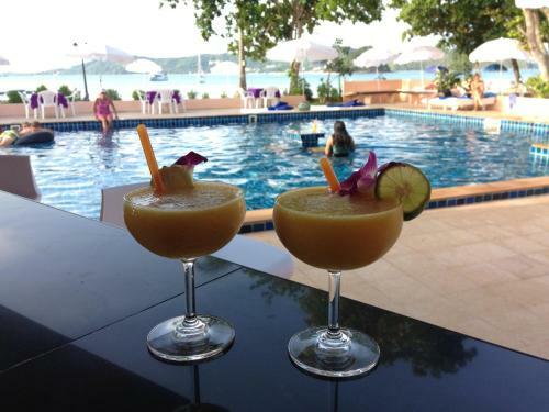 Hotel Cruiser Island Resort