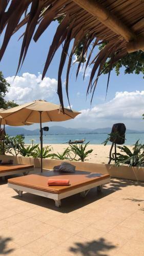 Hotel Cruiser Island Resort