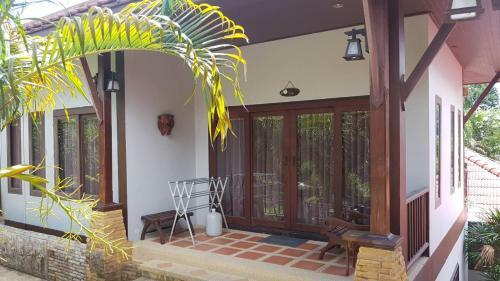 Hostal Niracha Chaweng House