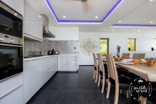 Azur Luxurious Villa 4 Br Ocean View