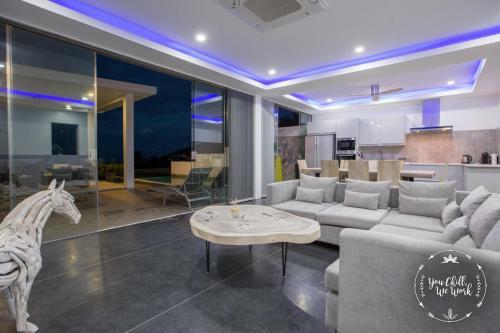 Azur Luxurious Villa 4 Br Ocean View