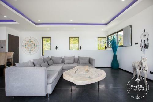 Azur Luxurious Villa 4 Br Ocean View