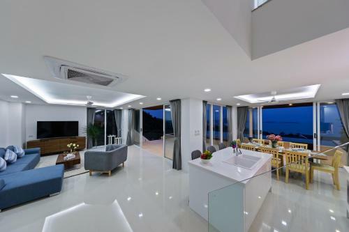 Emerald Villa 3 Br Sea Views