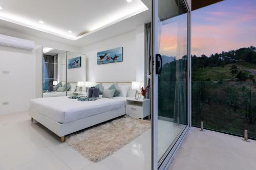 Emerald Villa 3 Br Sea Views