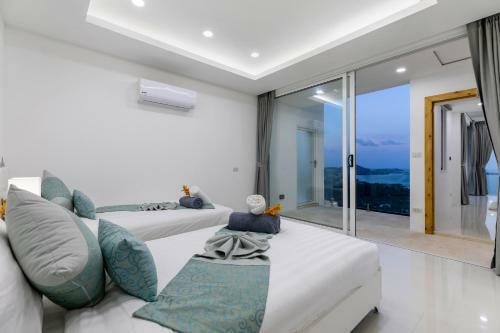 Emerald Villa 3 Br Sea Views