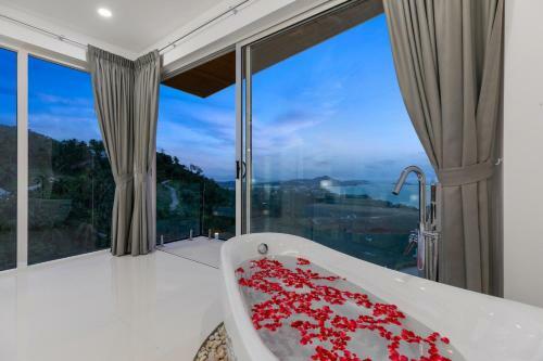 Emerald Villa 3 Br Sea Views