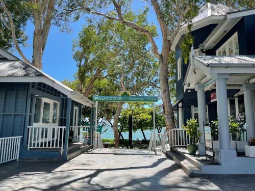 Sweet Creek Cottage, Palm Cove