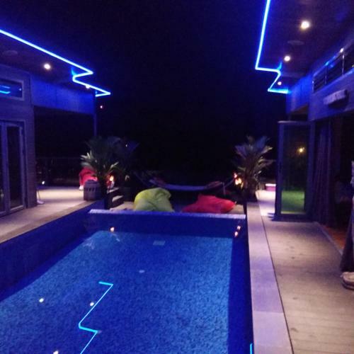 Stunning Villa With Ocean Views And Free Car