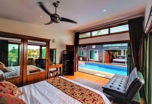 Stunning Villa With Ocean Views And Free Car