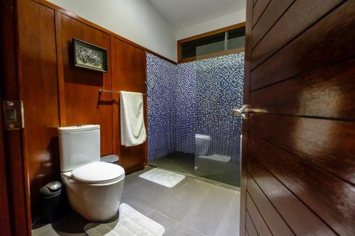 Stunning Villa With Ocean Views And Free Car
