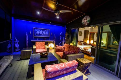 Stunning Villa With Ocean Views And Free Car