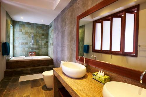 5 Bedroom Seaview Villa Lamai