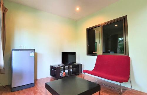 Hotel Chalong Stay Well By Palai Seafood