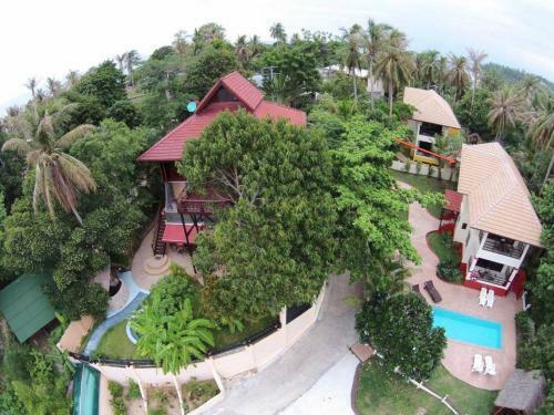 3 Bedroom Seafront Villa Island View