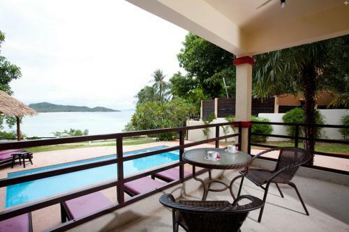 3 Bedroom Seafront Villa Island View