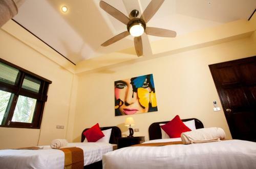 3 Bedroom Seafront Villa Island View