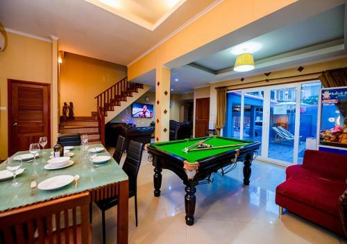 4 Bedroom Town Villa With Private Pool