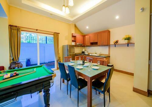 4 Bedroom Town Villa With Private Pool