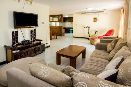 Hotel Villa Rosa With Private Pool And Jacuzzi