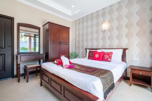 Luxury 3 Bhk Villa 200m From The Beach