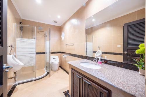 Luxury 3 Bhk Villa 200m From The Beach