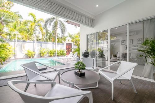 Majestic Residence Pool Villas Private Beach Pattaya