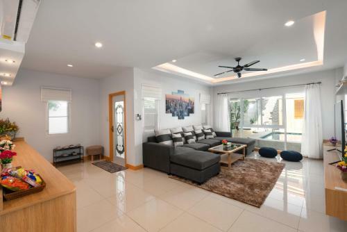 Sabai Pool Villa 12-15 Persons 6br, Sauna, Pool Table, Karaoke, Bbq