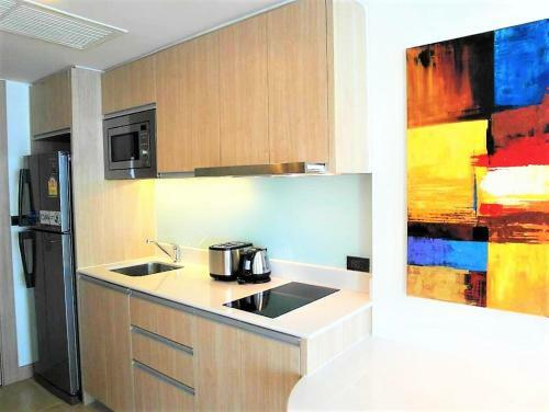 The Cliff Pratumnak - Floor 10 Sea View Studio