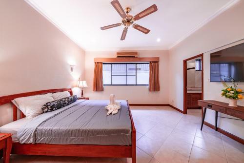 Majestic Villa,walking To Beach 50m,bbq,pool Table