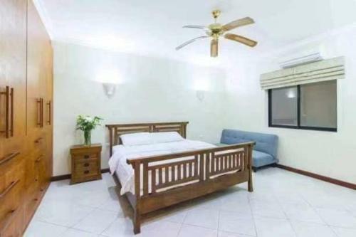 Majestic Villa,walking To Beach 50m,bbq,pool Table