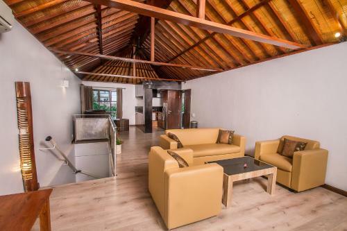 Puri Saron Hotel Madangan - Gianyar