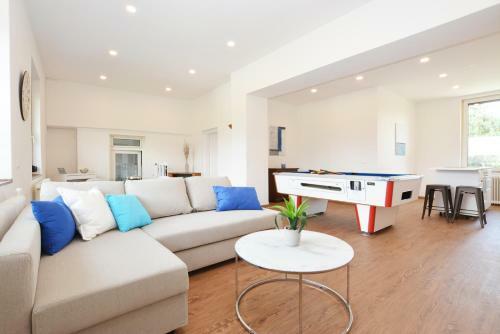 Alpenblick - Modernes Und Gro�z�giges Apartment