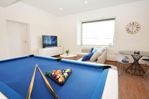 Alpenblick - Modernes Und Gro�z�giges Apartment