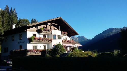 Hostal G�stehaus Kristall