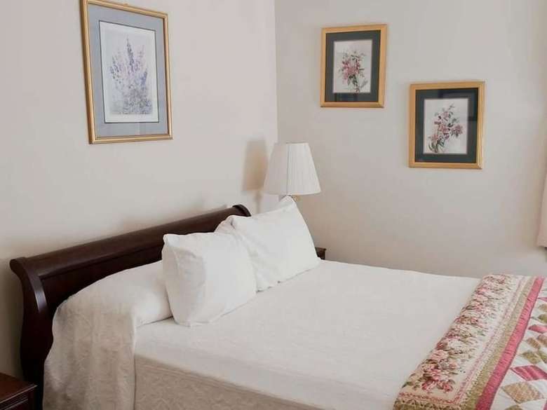 Bed & Breakfast Frederick House