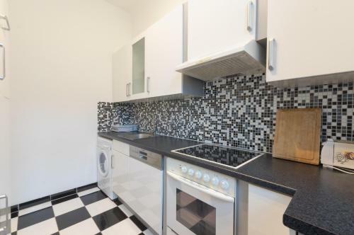 Spacious Apartment In Center With Terrace