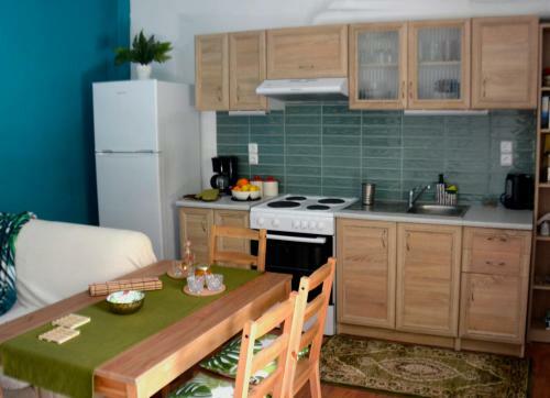 Chrismma Apartment With Private Yard