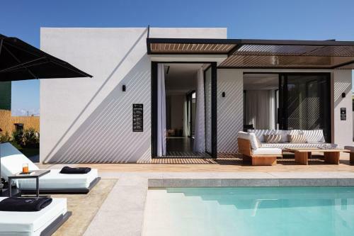Physis & Wood Villa