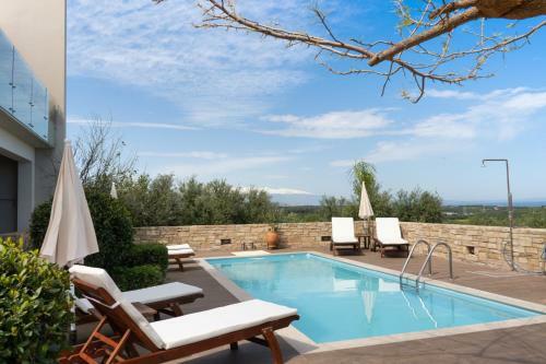 P&s Luxury Home In Cretan Nature With Sea View
